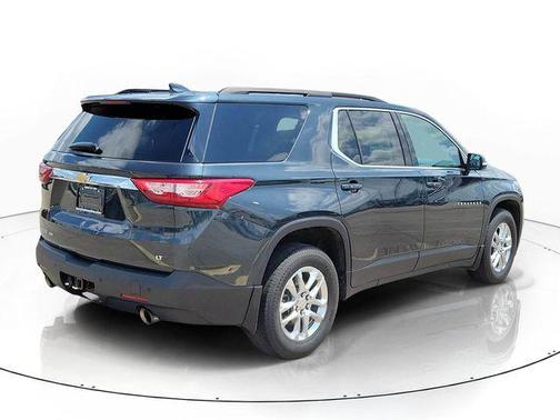 Graphite Metallic 2020 Chevrolet Traverse LT Cloth