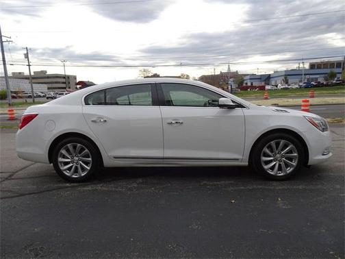 2016 Buick LaCrosse Base