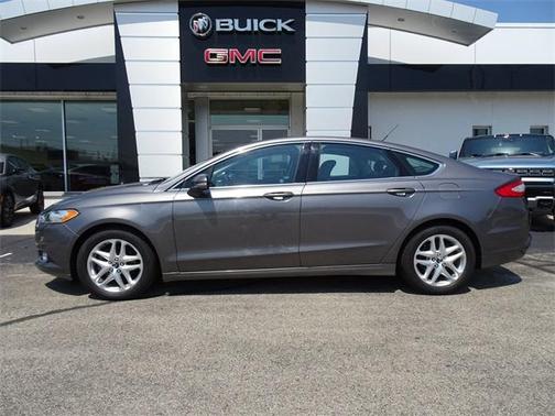 2013 Ford Fusion SE