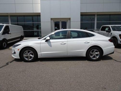 2022 Hyundai SONATA SE