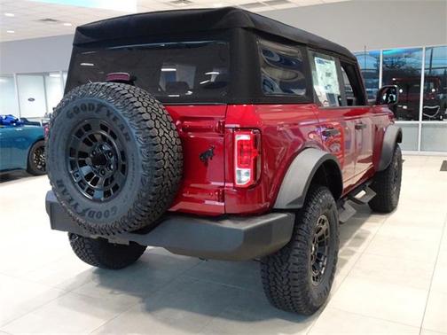 2025 Ford Bronco Base