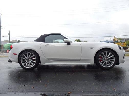2017 FIAT 124 Spider Lusso