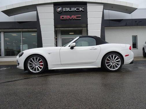 2017 FIAT 124 Spider Lusso