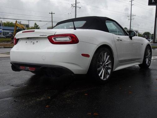 2017 FIAT 124 Spider Lusso