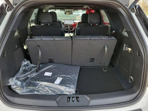 Star White 2026 Ford Explorer ST-Line