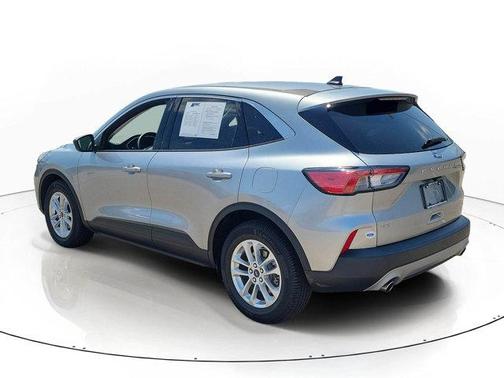 Iconic Silver Metallic 2022 Ford Escape SE