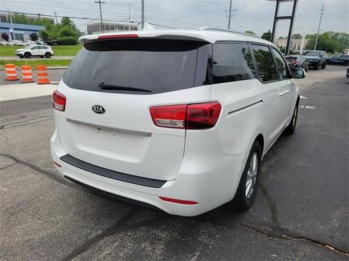 2016 Kia Sedona LX