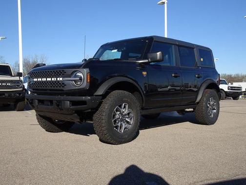 Shadow Black 2025 Ford Bronco Badlands
