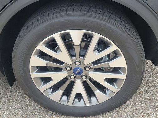 Blue Metallic 2022 Ford Escape Titanium