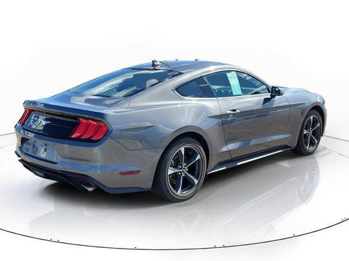 2022 Ford Mustang EcoBoost