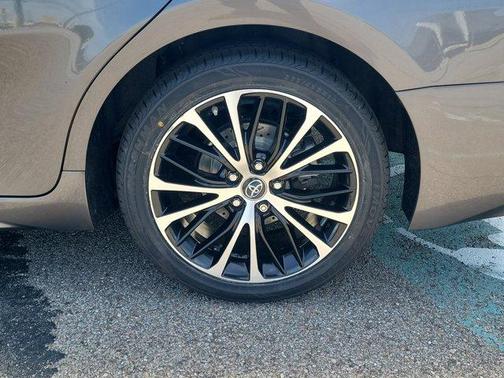 Predawn Gray Mica 2018 Toyota Camry SE