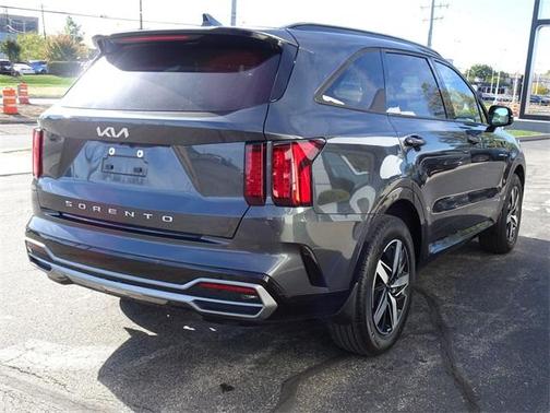 2022 Kia Sorento S