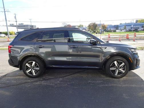 2022 Kia Sorento S
