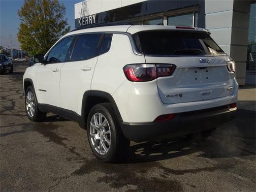 2023 Jeep Compass Latitude Lux