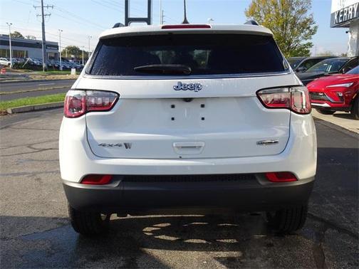 2023 Jeep Compass Latitude Lux