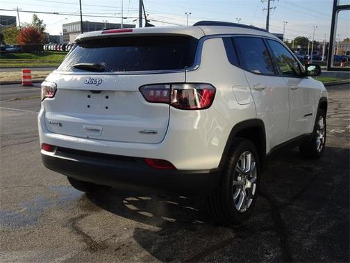 2023 Jeep Compass Latitude Lux