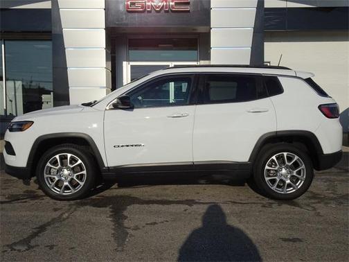 2023 Jeep Compass Latitude Lux