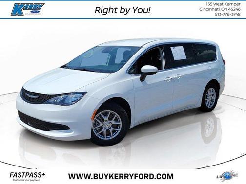 Bright White Clearcoat 2023 Chrysler Voyager LX