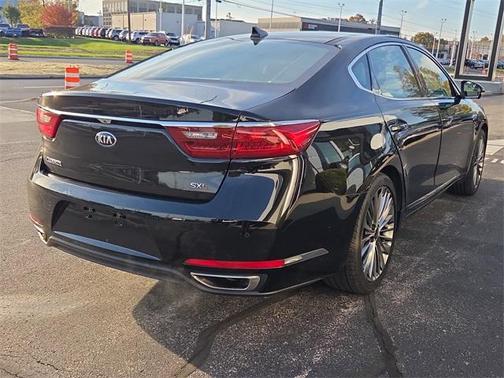 2017 Kia Cadenza SX Limited