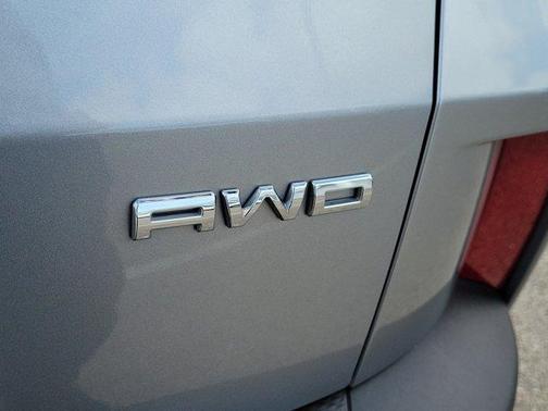 Iconic Silver Metallic 2022 Ford Escape SE