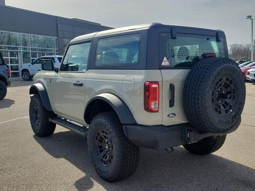 Desert Sand 2026 Ford Bronco Base