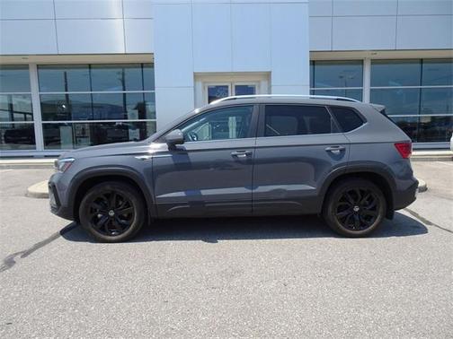 2023 Volkswagen Taos 1.5T SE