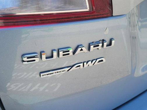 Ice Silver Metallic 2017 Subaru Outback 2.5i
