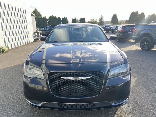 2019 Chrysler 300 Touring