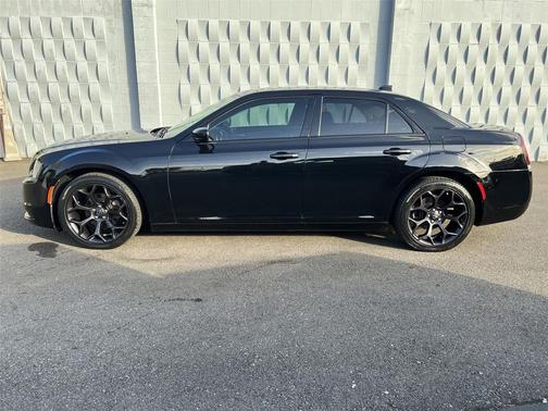 2019 Chrysler 300 Touring