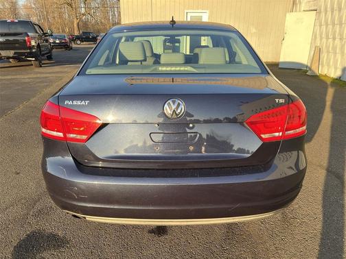 2014 Volkswagen Passat 1.8T S