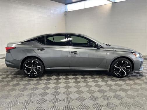 2024 Nissan Altima SR Intelligent AWD