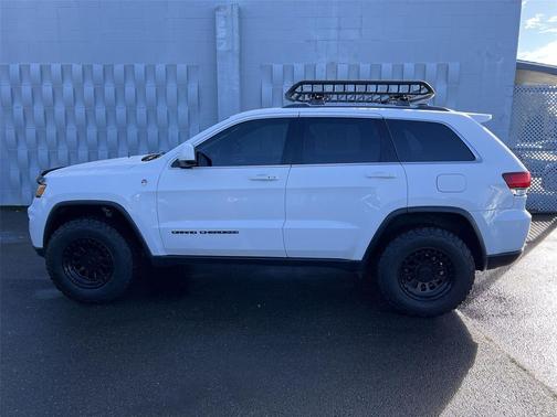 2020 Jeep Grand Cherokee Laredo