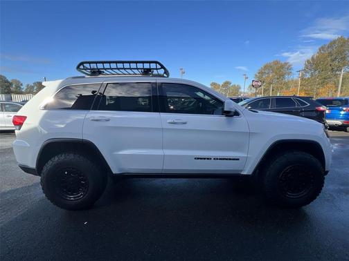 2020 Jeep Grand Cherokee Laredo