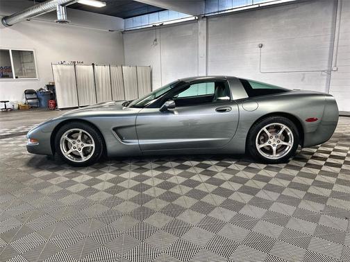 2004 Chevrolet Corvette Base
