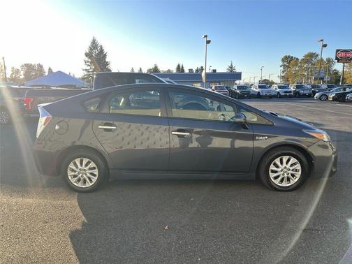 2015 Toyota Prius Plug-in Base