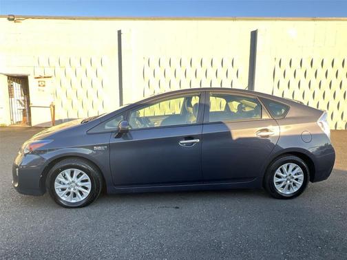2015 Toyota Prius Plug-in Base