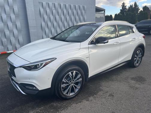 2018 INFINITI QX30 ESSENTIAL