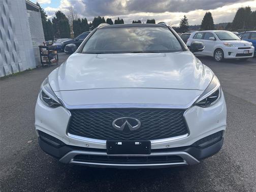 2018 INFINITI QX30 ESSENTIAL