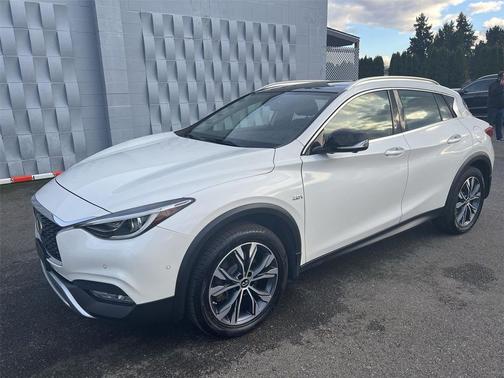 2018 INFINITI QX30 ESSENTIAL