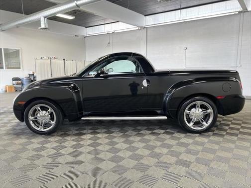 2004 Chevrolet SSR LS