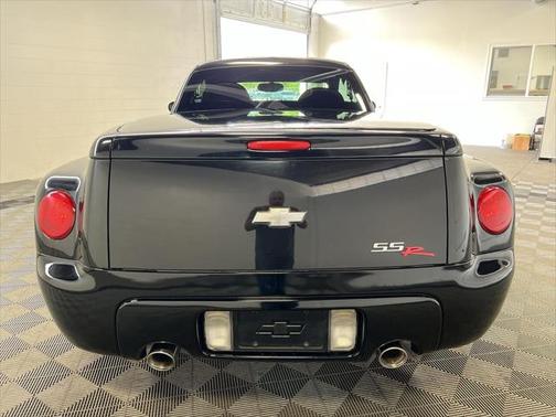 2004 Chevrolet SSR LS