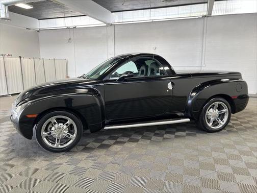 2004 Chevrolet SSR LS