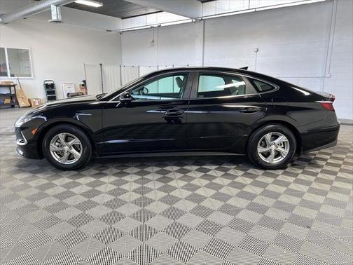 2022 Hyundai SONATA SE