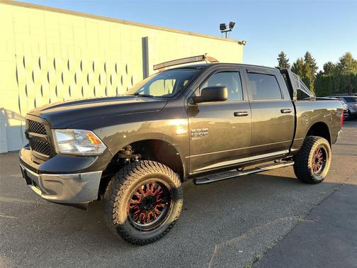 2019 RAM 1500 SLT