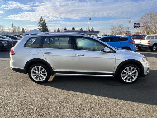 2017 Volkswagen Golf Alltrack TSI SE