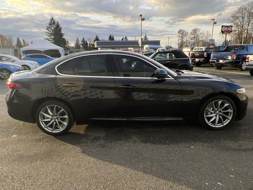 2017 Alfa Romeo Giulia Base