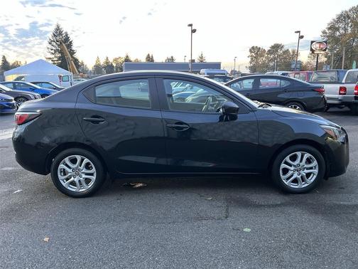 2017 Toyota Yaris iA Base