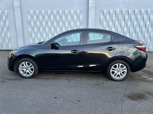 2017 Toyota Yaris iA Base