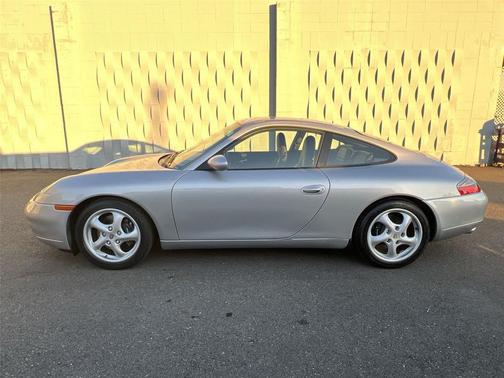 2000 Porsche 911 BASE