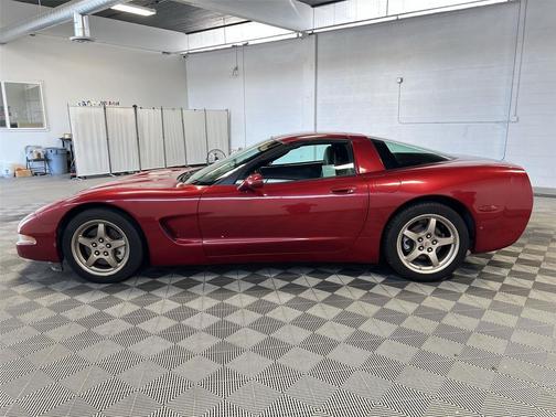 2004 Chevrolet Corvette Base